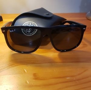 Ray-Ban Polarized sunglasses RB4147